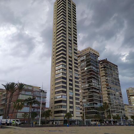 Luminoso Apartamento En Primera Linea De Playa Benidorm Bagian luar foto