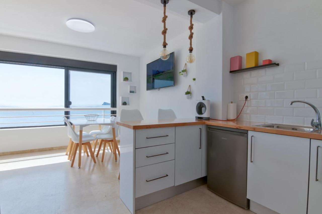Luminoso Apartamento En Primera Linea De Playa Benidorm Bagian luar foto