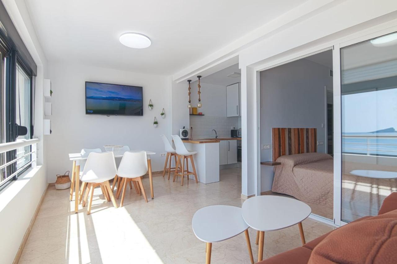 Luminoso Apartamento En Primera Linea De Playa Benidorm Bagian luar foto