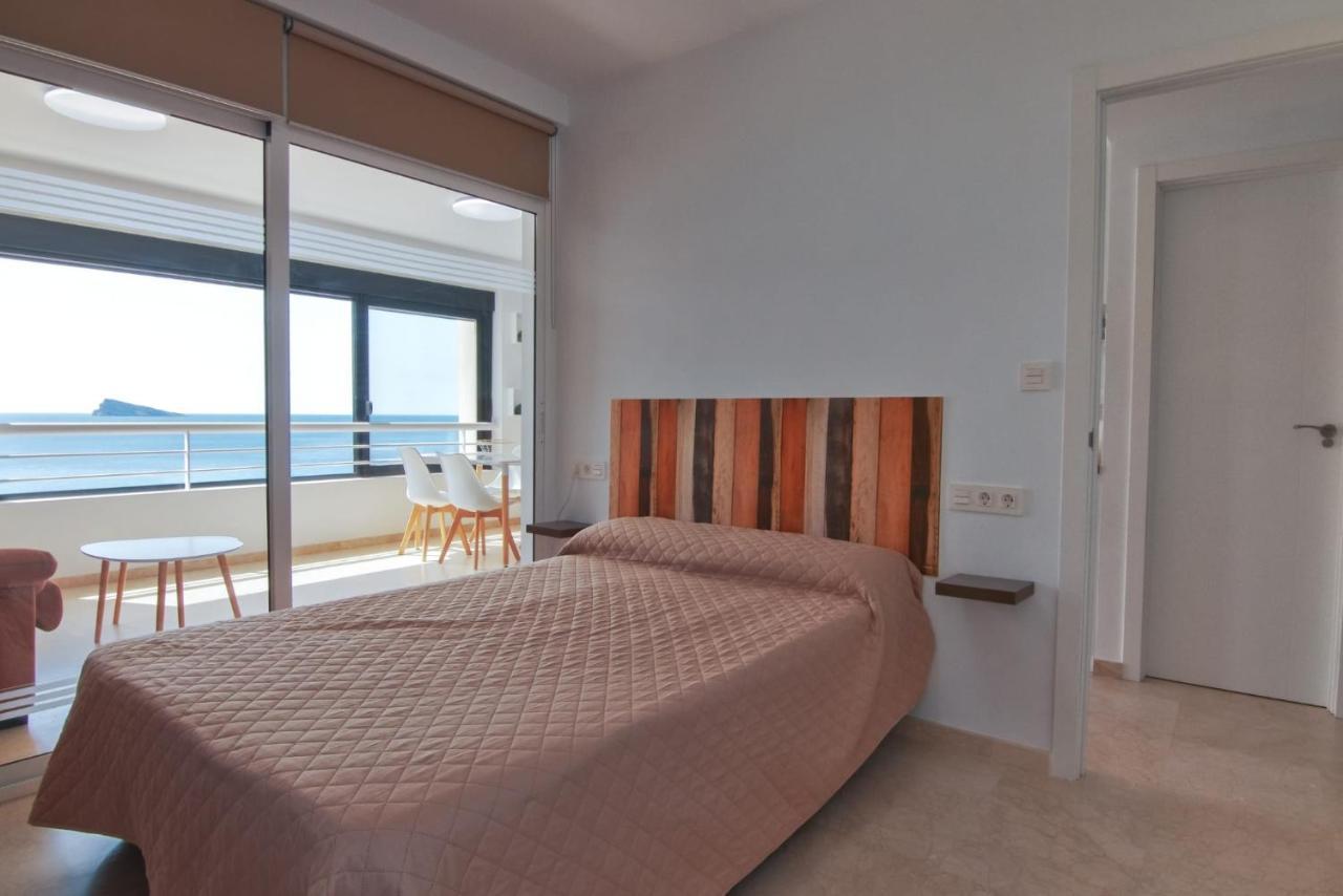 Luminoso Apartamento En Primera Linea De Playa Benidorm Bagian luar foto