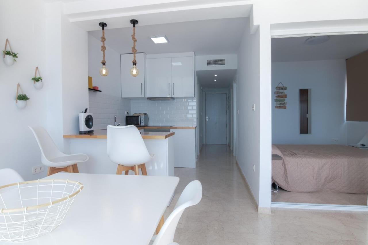 Luminoso Apartamento En Primera Linea De Playa Benidorm Bagian luar foto