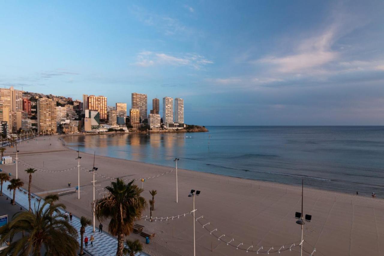 Luminoso Apartamento En Primera Linea De Playa Benidorm Bagian luar foto