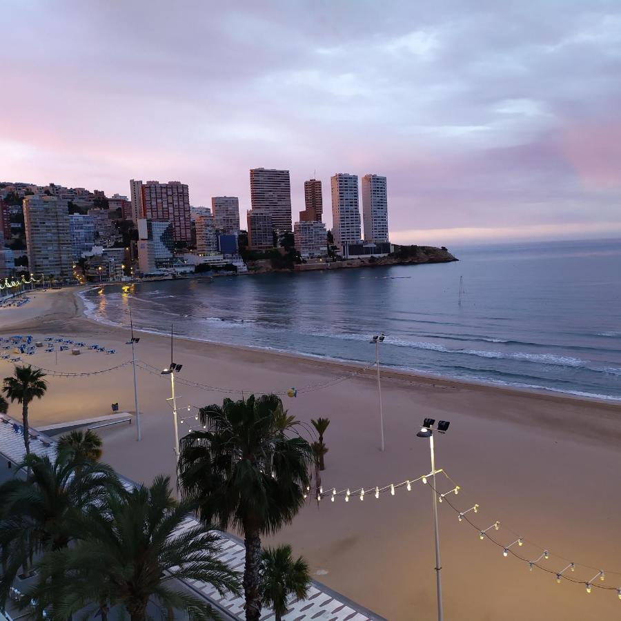 Luminoso Apartamento En Primera Linea De Playa Benidorm Bagian luar foto