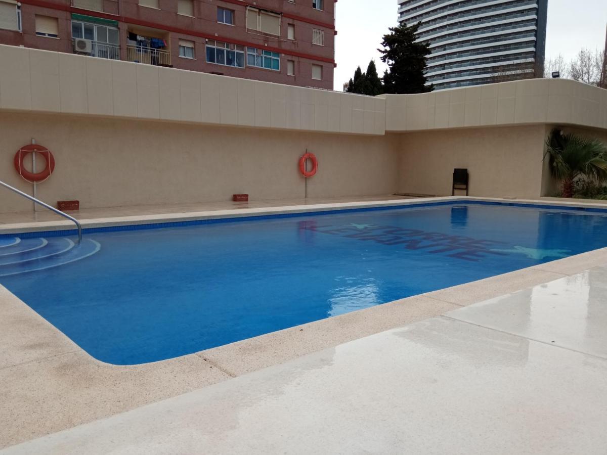 Luminoso Apartamento En Primera Linea De Playa Benidorm Bagian luar foto
