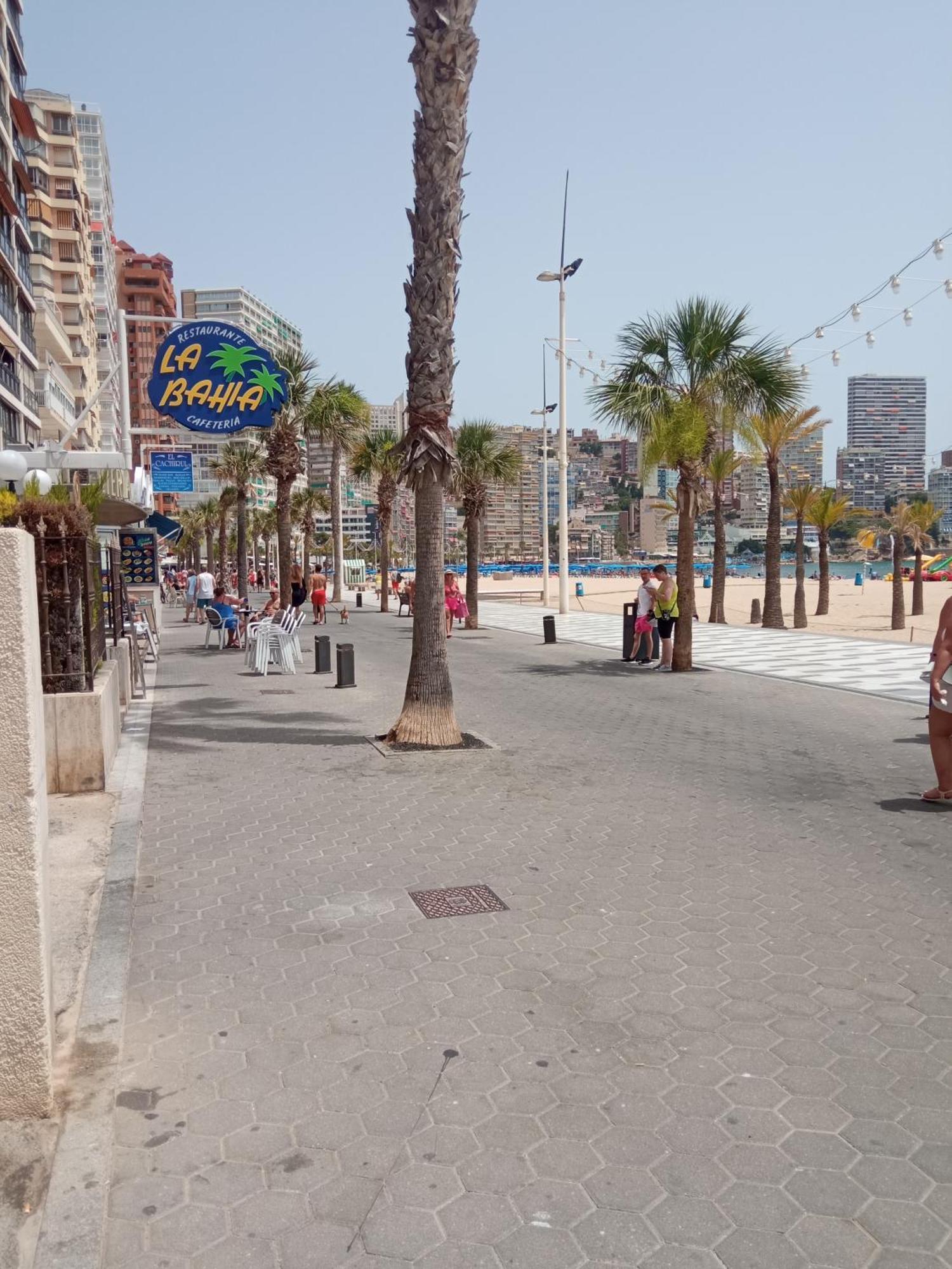 Luminoso Apartamento En Primera Linea De Playa Benidorm Bagian luar foto